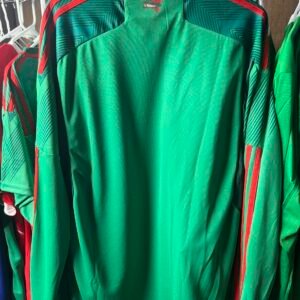 New with tags  22-23 Mexico home Large long sleeve.