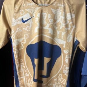 Pumas 16 M or L size is faded